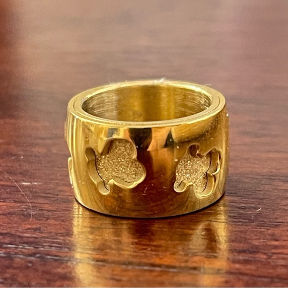 Gold tone stainless steel teddy bear wide band ring - Picture 10 of 12